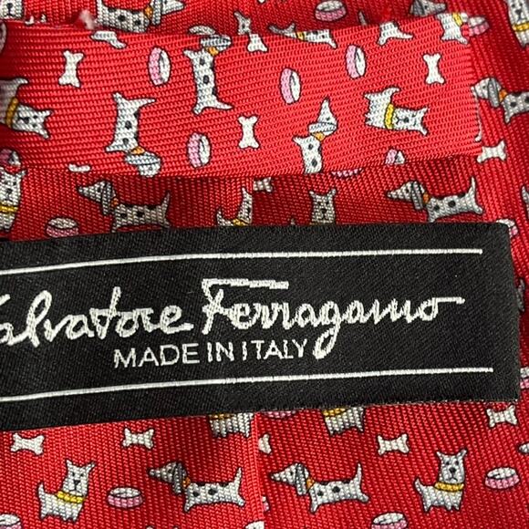 Salvatore Ferragamo Men's Silk Necktie Red/ White Dog & Bone Motif Italy Made - Picture 6 of 8
